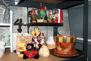 Basement bears & chickens lot
