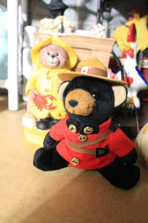 Basement bears & chickens lot