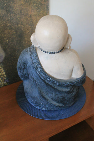 Smiling Buddha statue