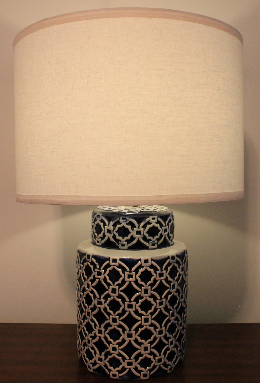 Ceramic table lamp