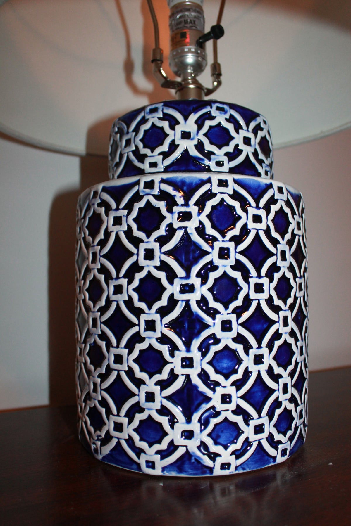 Ceramic table lamp