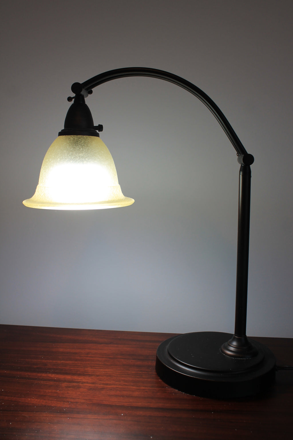 Arched desk lamp