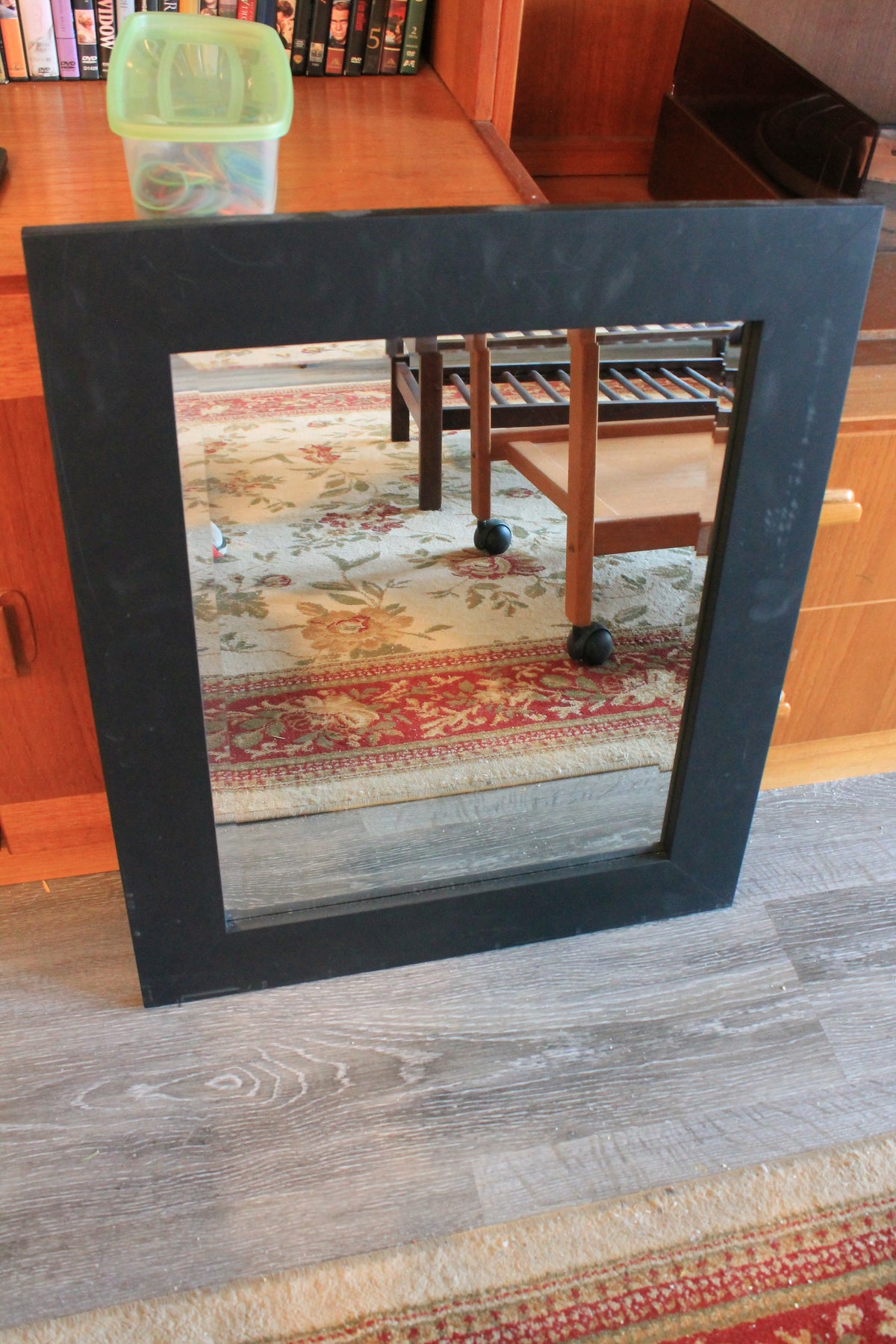 Wall mirror