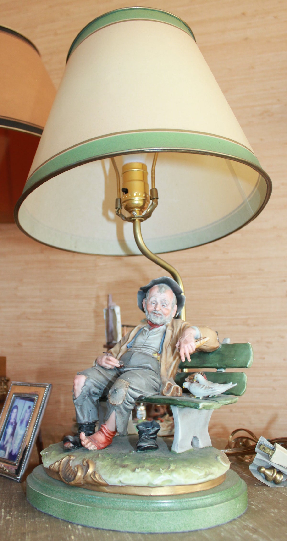 "Tramp on a Lamp"