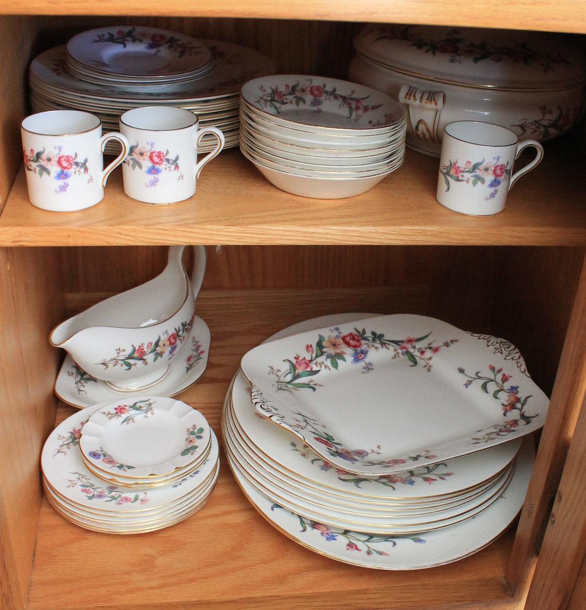 Wedgwood Devon Sprays (W4076) Fine Bone China Set