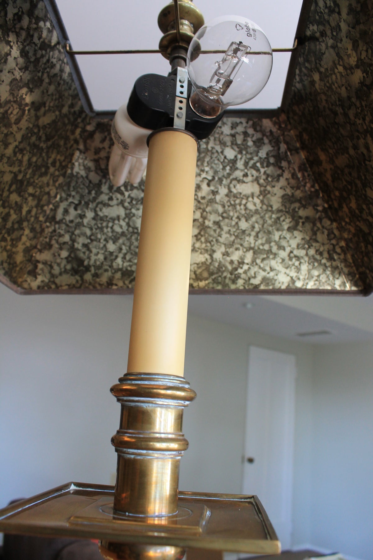 Vintage Brass Twist-column Table Lamp
